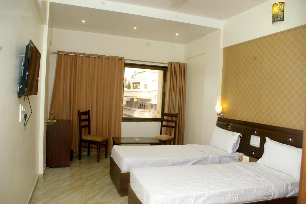 Hotel Gulmohar Pride photo 3