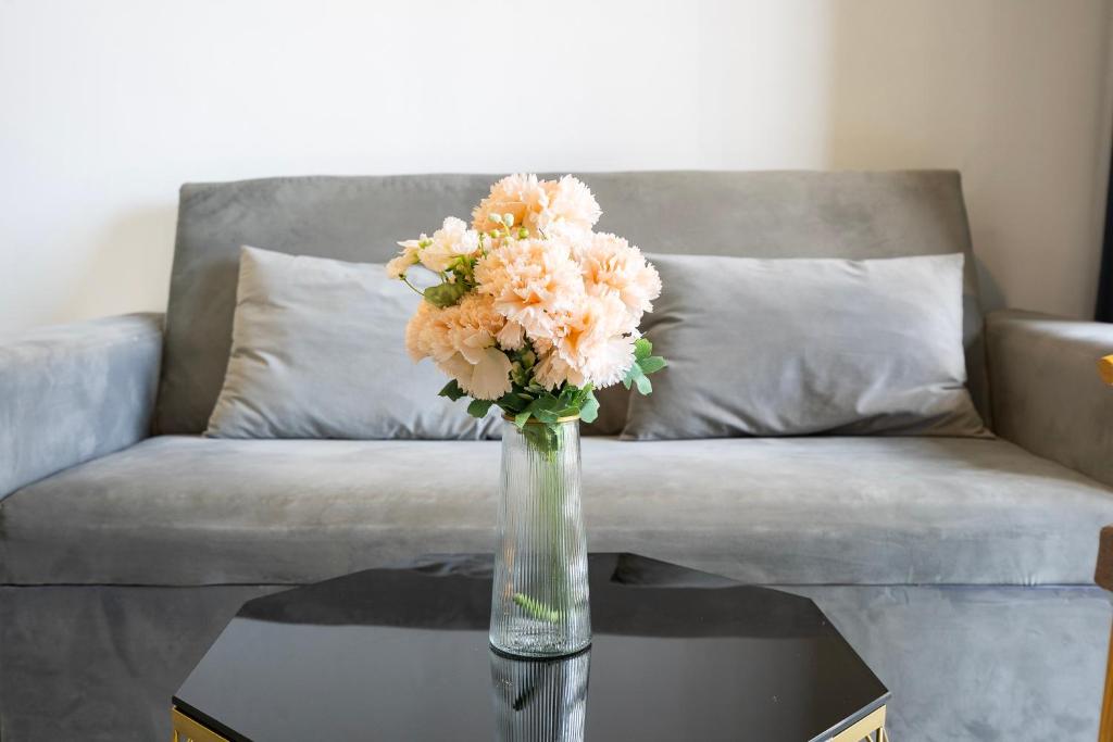 SOHO Residence - Central 2BR Apartment with Modern Comfort in District 1