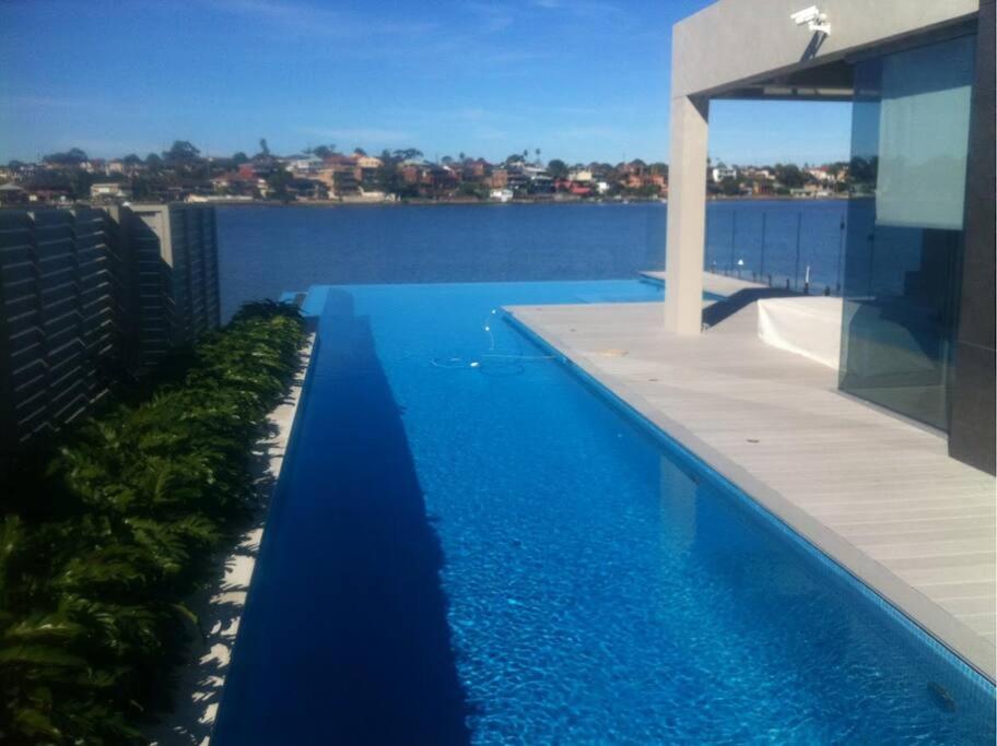 Waterfront Oasis ,Panoramic Views, Infinity Pool photo 2