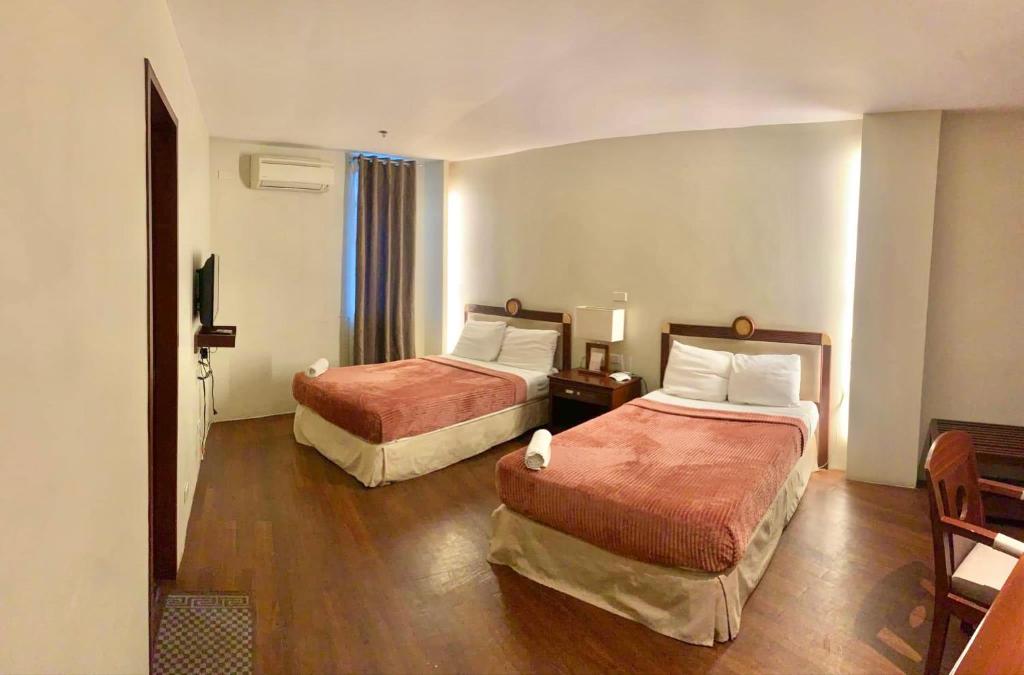 Century Plaza Hotel Room Type - Deluxe Double or Twin Room