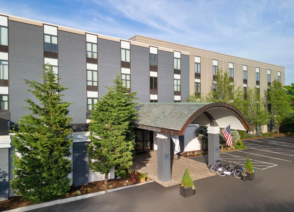 Freepoint Hotel Cambridge, Tapestry Collection by Hilton image