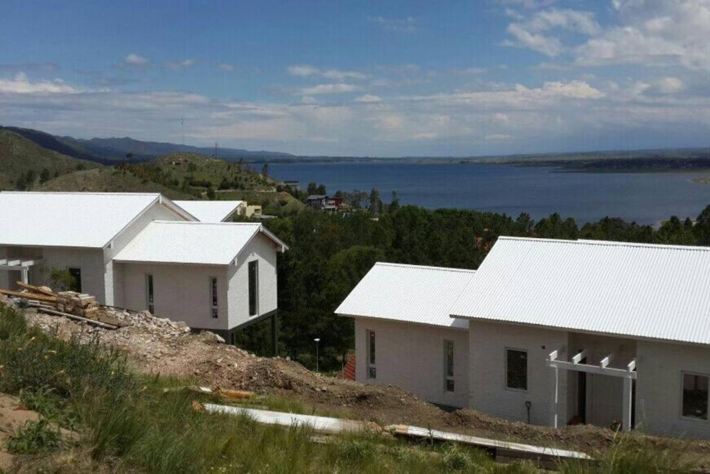 Dique Los Molinos Exclusiva casa vista al lago
