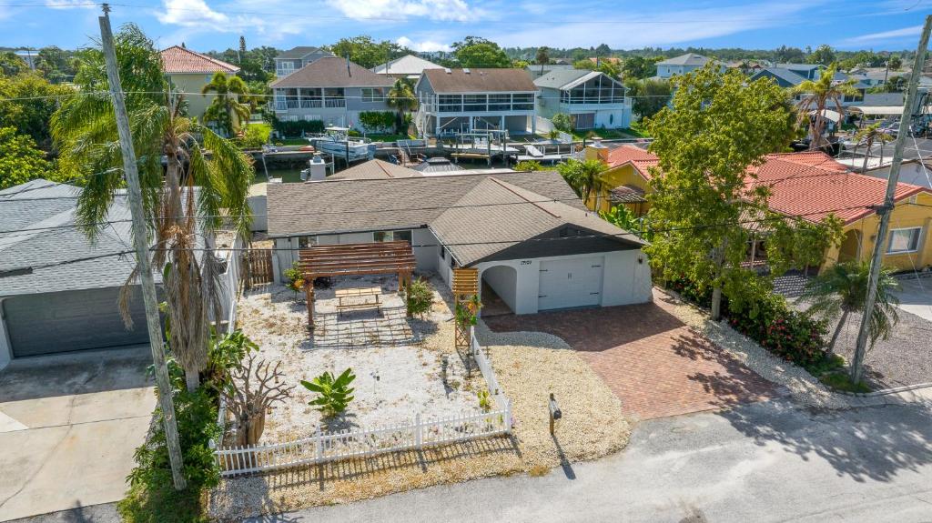 Haven Waterfront Walk to Beach, Pool with Games image