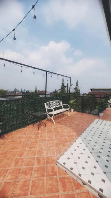 Mimi Castle Full AC 1200m2 Private Villa dan Pool Parongpong Lembang photo 3