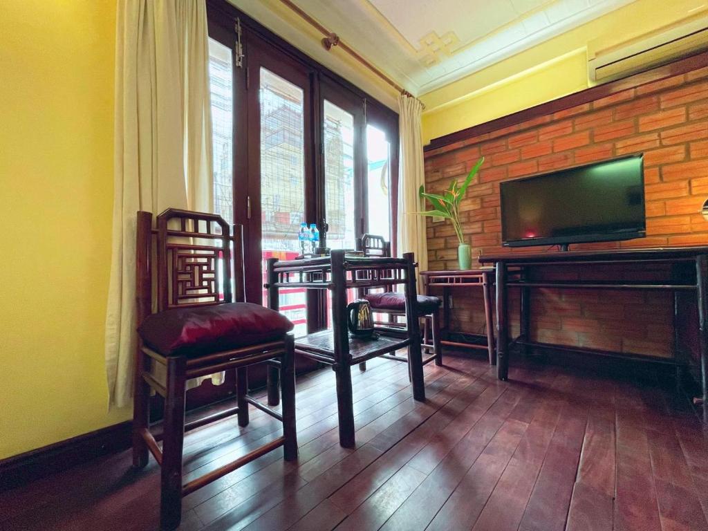 MAY - AMAYZING SKY VIEW hb01