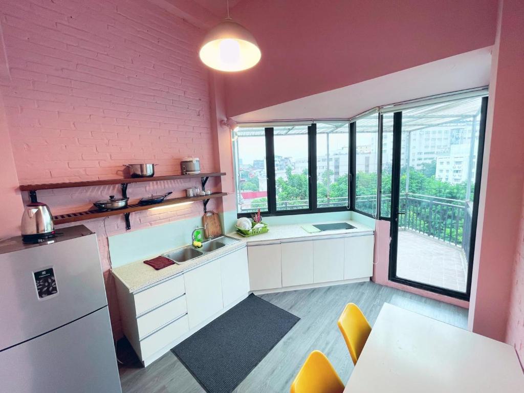 May - AMAYZING SKY VIEW HB