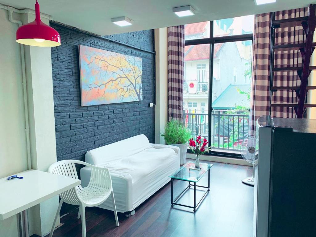 MAY - AMAYZING Duplex City view