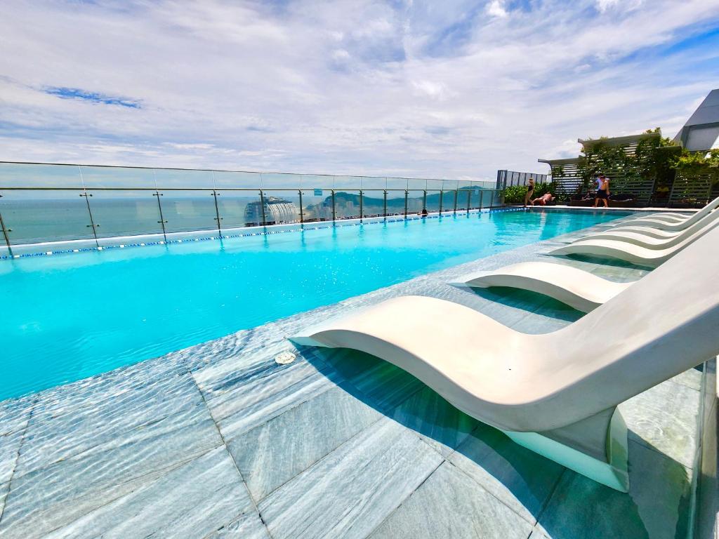 PalmTrees Apartment - The Sóng Vũng Tàu, Sky Pool & Highclass Gym, Crystal Ocean View