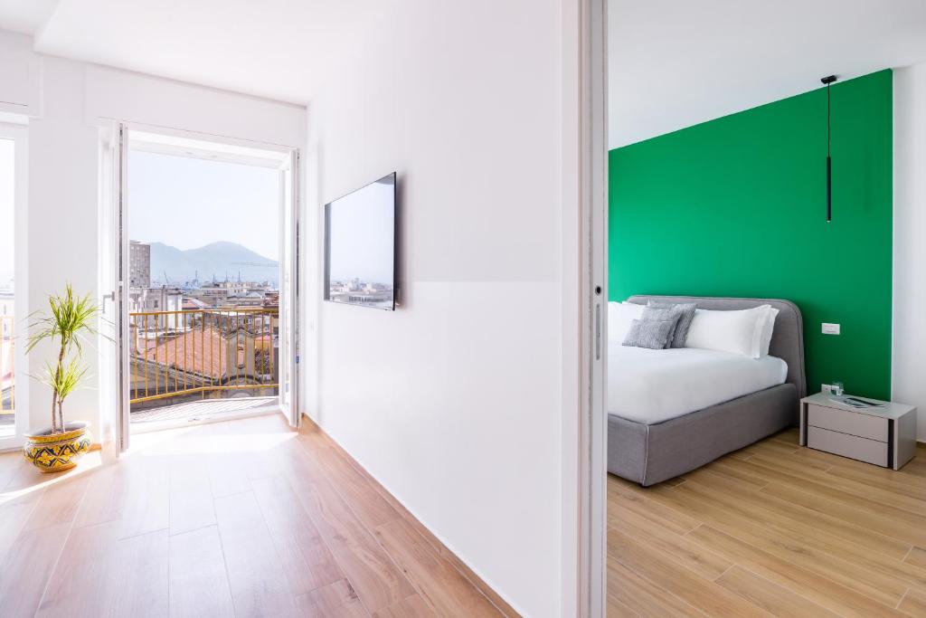 At Twenty-One - New Apt EXCLUSIVE PANORAMIC Views! - Tap to explore photos
