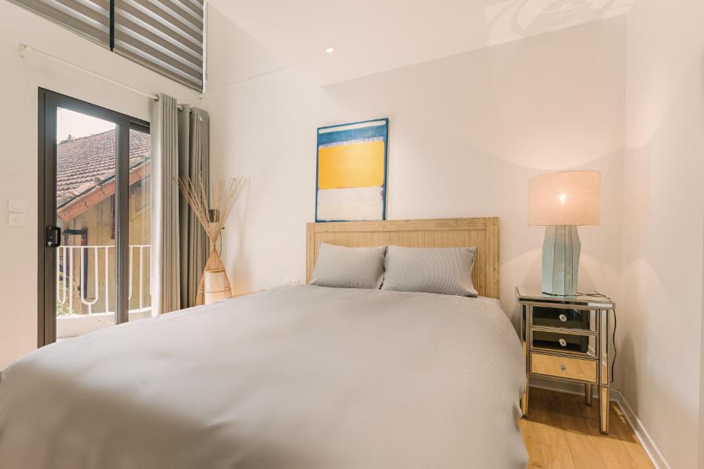 Central Modern Apt Big Group