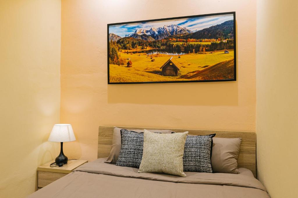 Super Location Old Quater Central