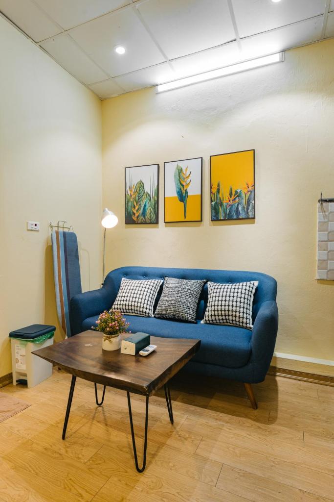 Super Location Old Quater Central