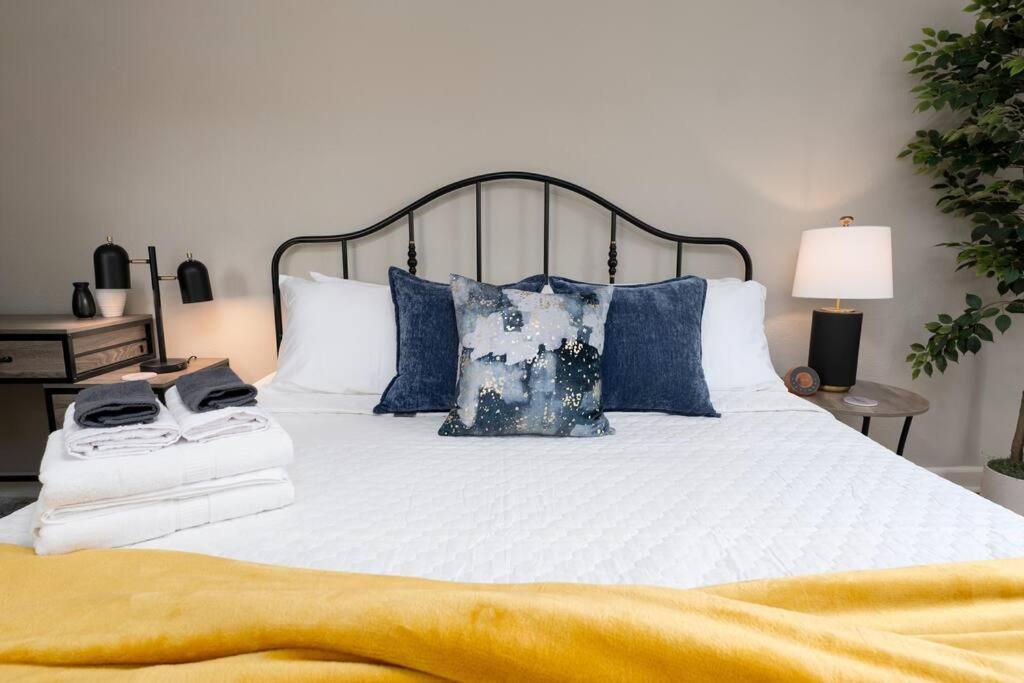 Be A Nomad - Newly renovated 1br apartment image