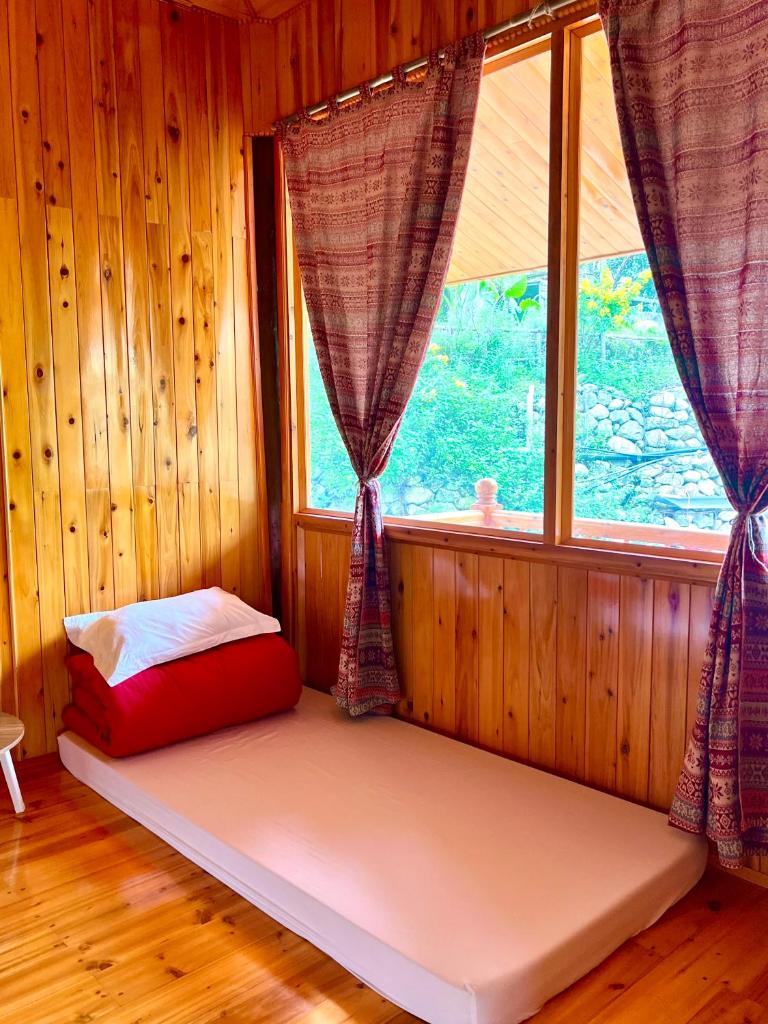 Pi Noong Cafe & Homestay