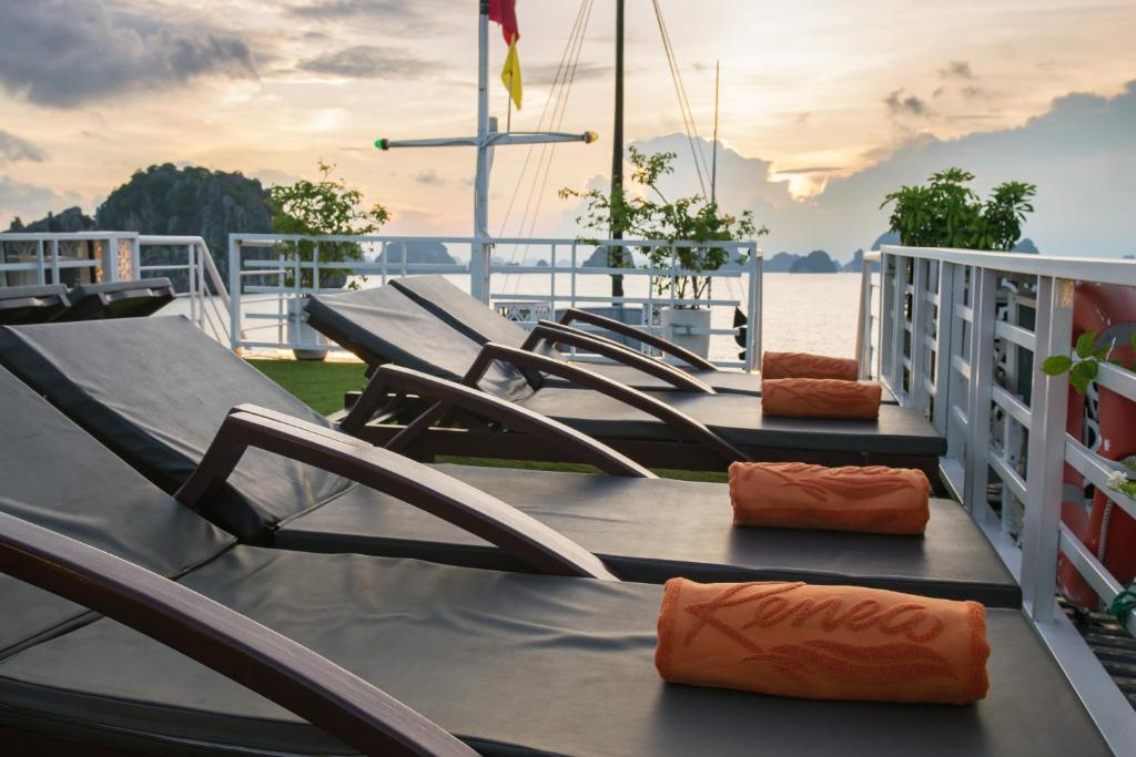 Renea Cruises Halong