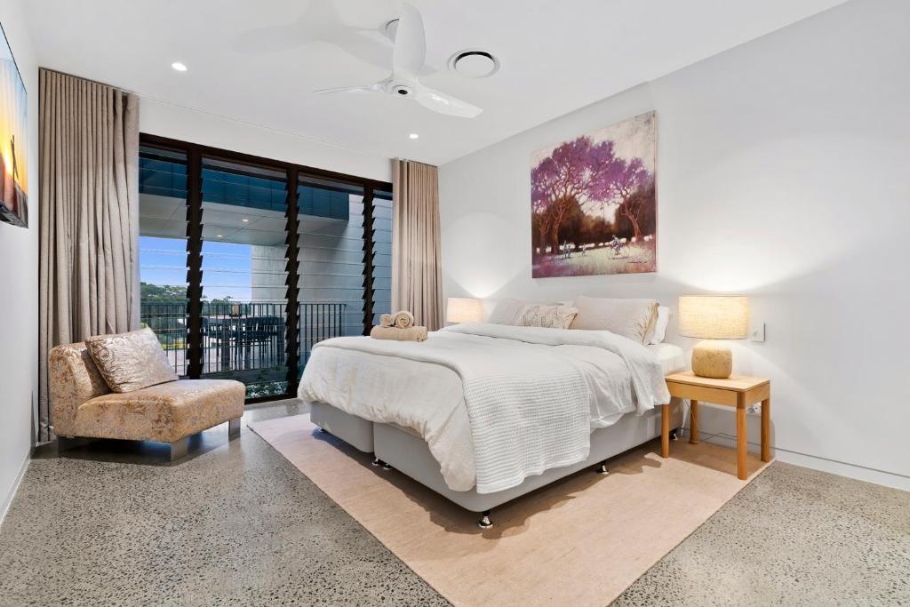 Luxe Condo at Alex Beach photo 3