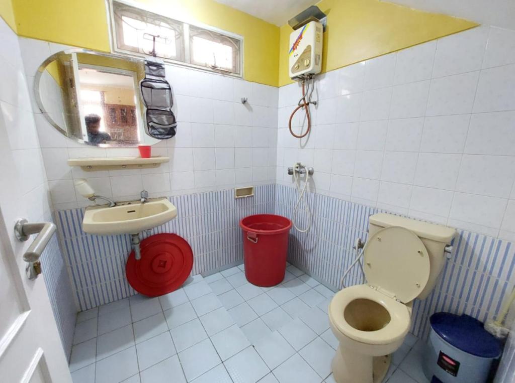 Villa kota bunga at puncak bogor 3BR Free AC dan Karoke Super Lengkap photo 2