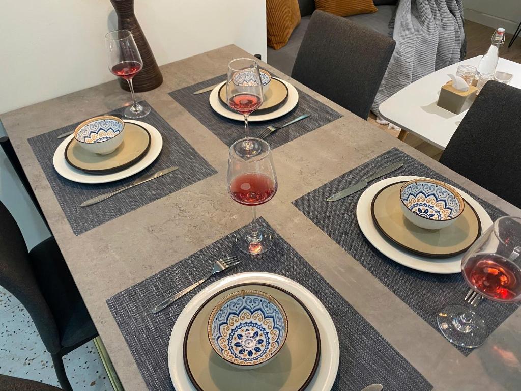 full sunshine with balcony, quiet and security