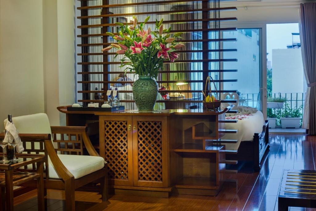 Сьюит (Полулюкс с балконом), Meracus Hotel 2