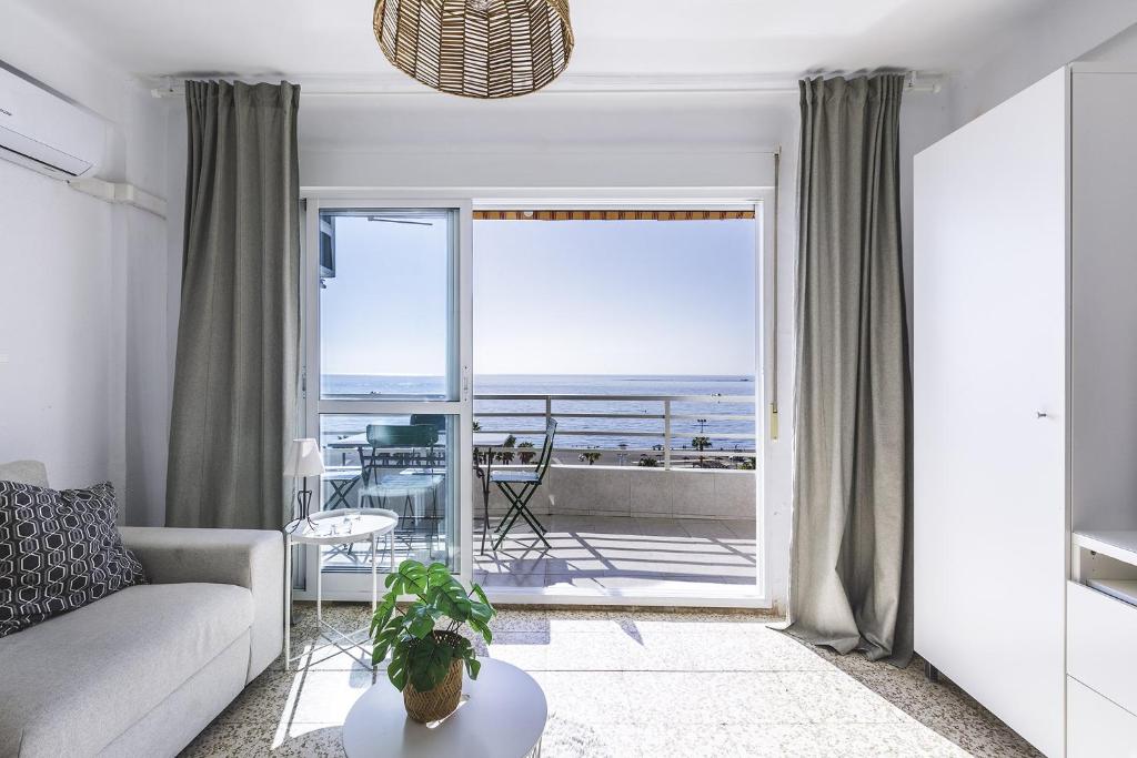 A&N Beachfront Sea View Studio with Terrace - Tap to explore photos
