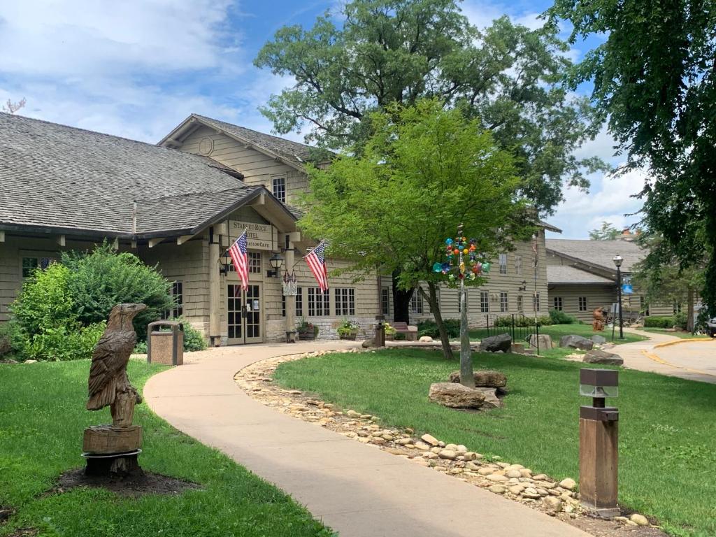 Starved Rock Lodge & Conference Center image