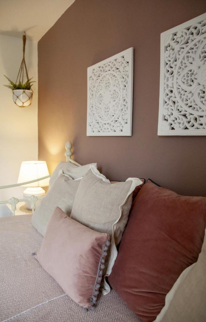 Casa Luna - Private Cottage -Exclusive Private Garden - Tap to explore photos