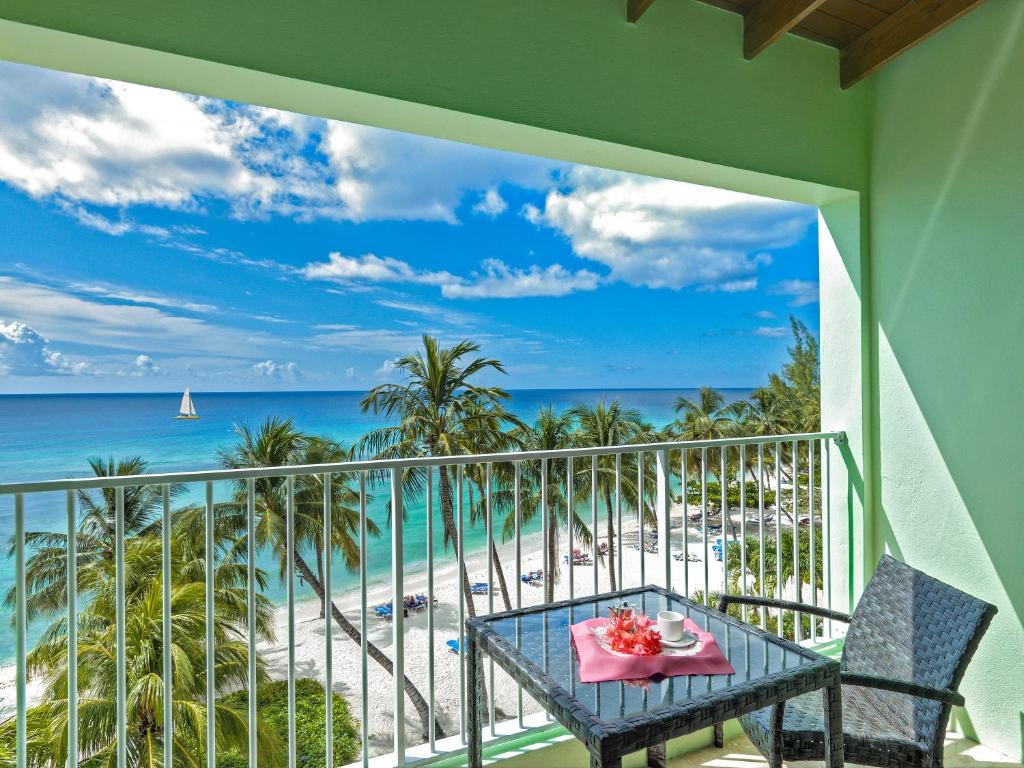 Coconut Court Beach Hotel photo 4