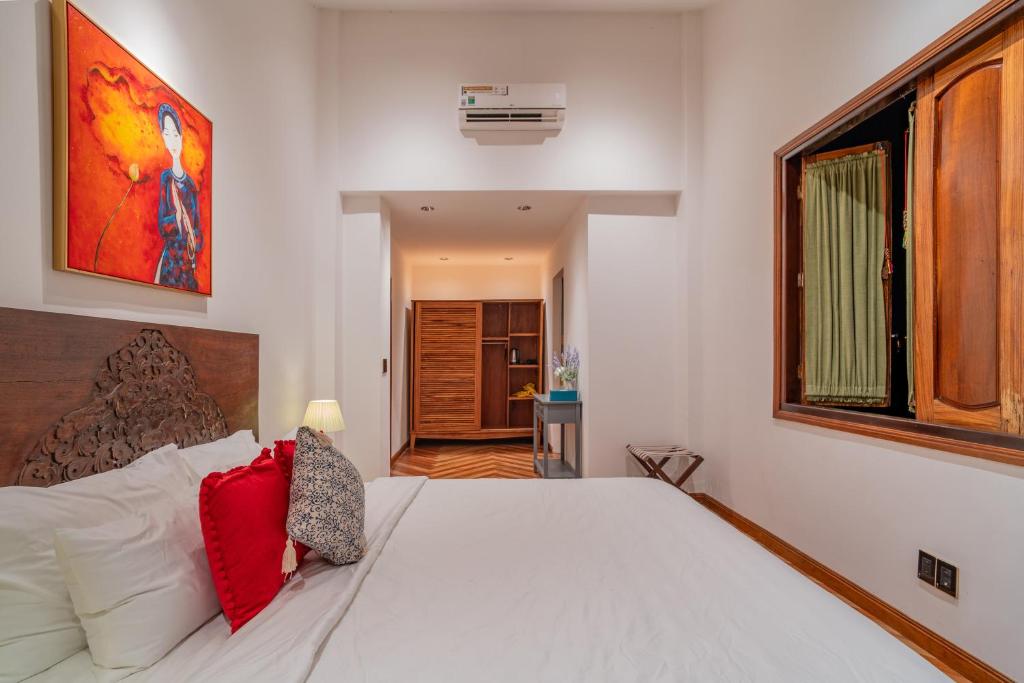 Woodland Sunset Villa - 4BRs - Near Danang Golf