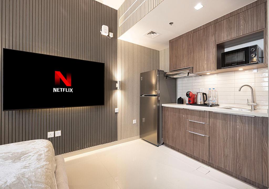 5 STAR New Modern Studio photo 1