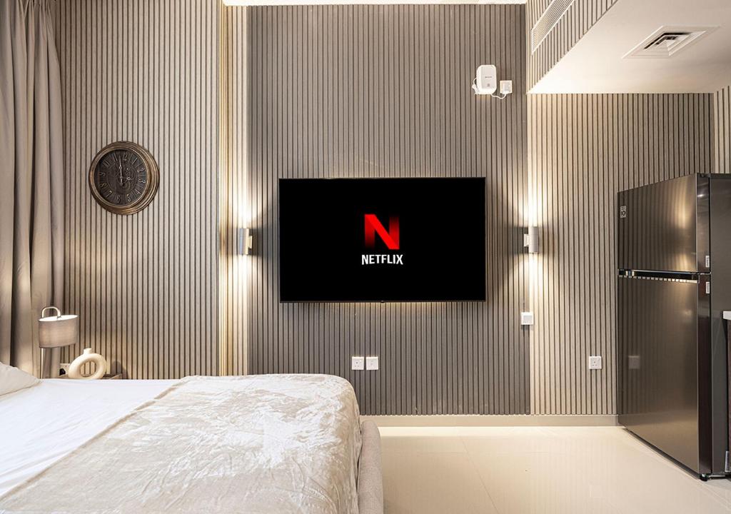 5 STAR New Modern Studio photo 3