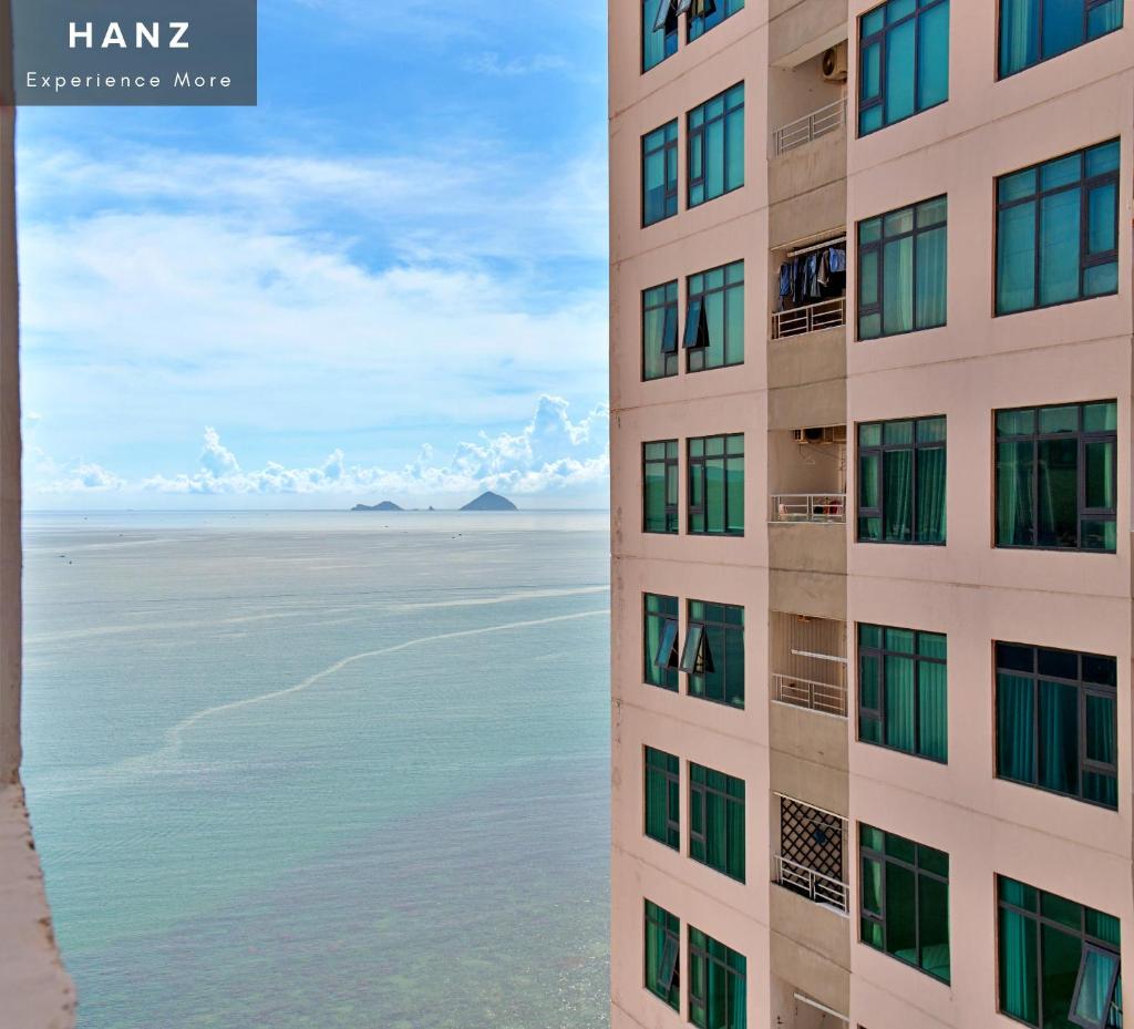 HANZ Business Suite Oceanus Condo Hotel