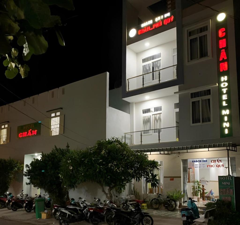 Khách Sạn Chấn Phú Quý