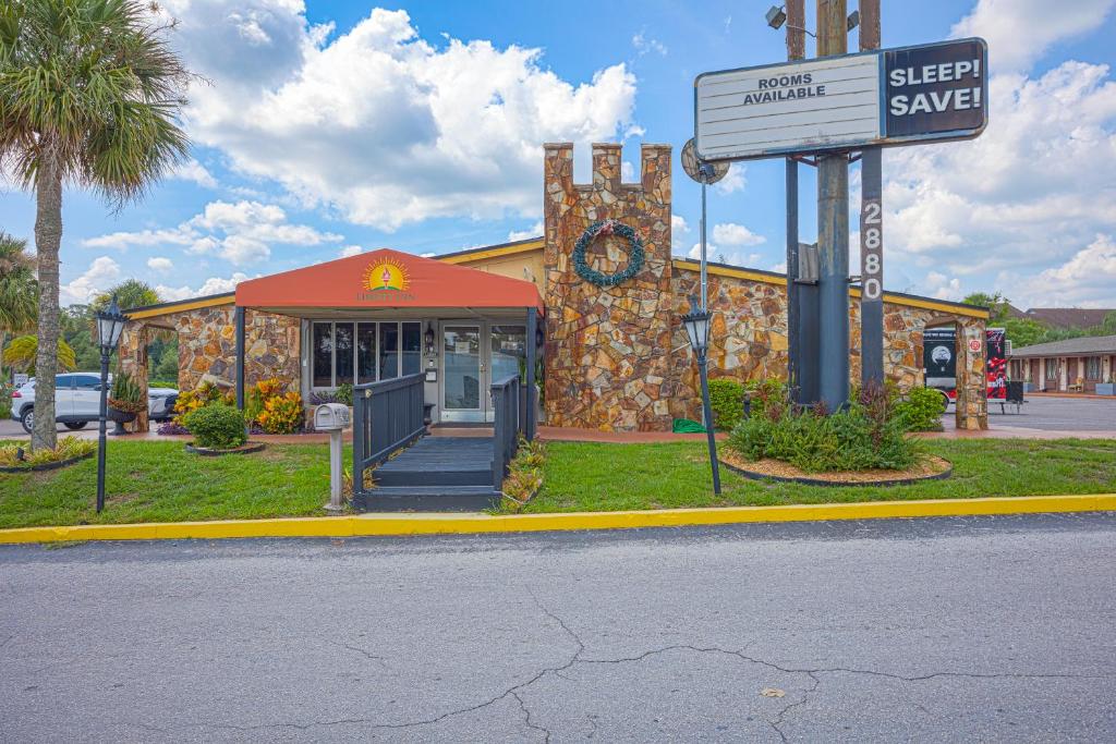 Liberty Garden Inn by OYO Kissimmee near Disney World image