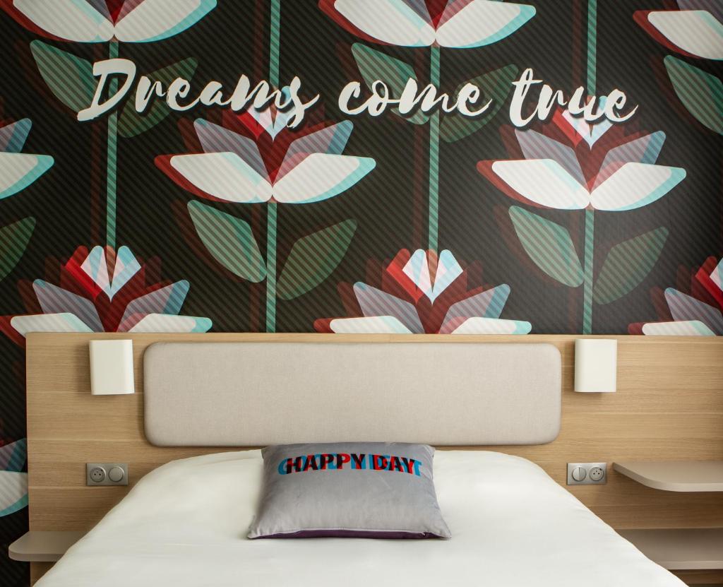 ibis Styles Bordeaux Centre Gare - Tap to explore photos