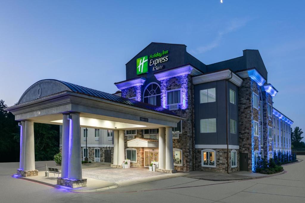 Holiday Inn Express & Suites Marshall, an IHG Hotel image
