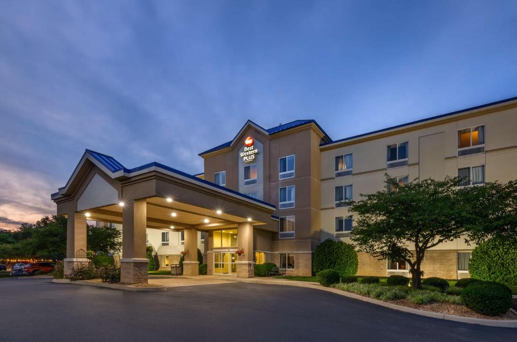 Best Western Plus Waynesboro Inn & Suites Conference Center image