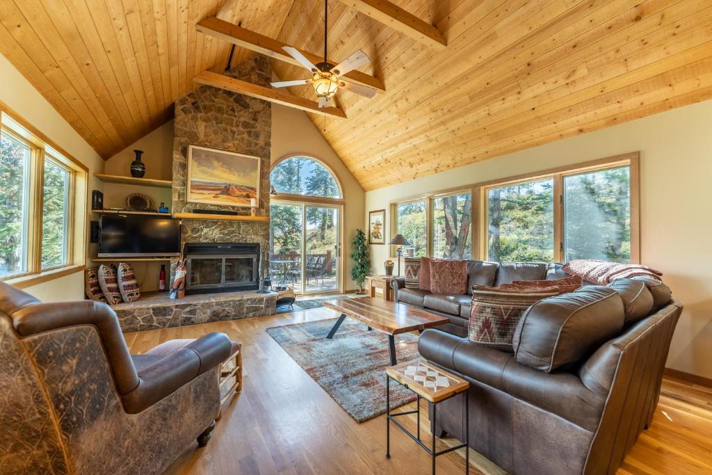 217 Summerwood Drive by Summit County Mountain Retreats image