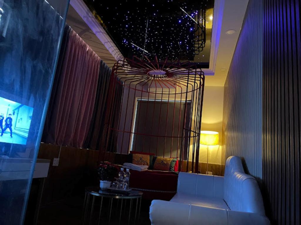 Love Hotel Hóc Môn