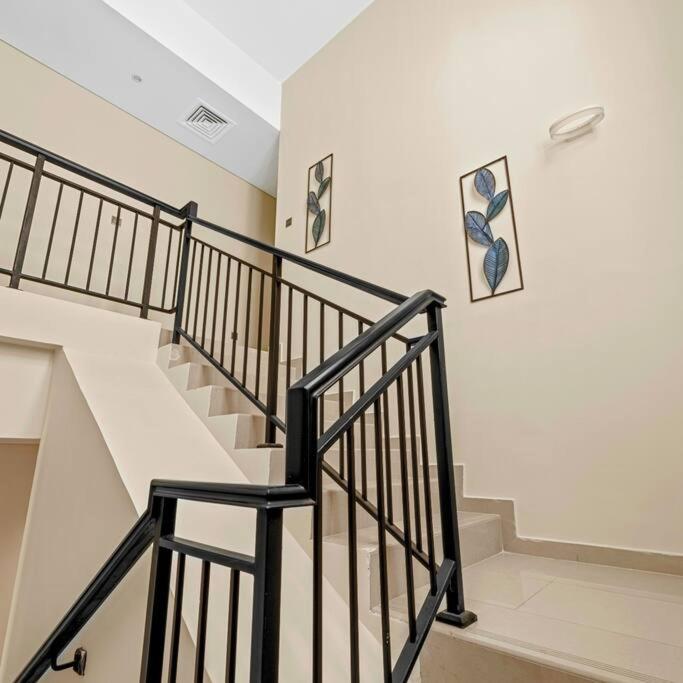 Modern 3-Bedroom Villa in Damac Hills 2 photo 2