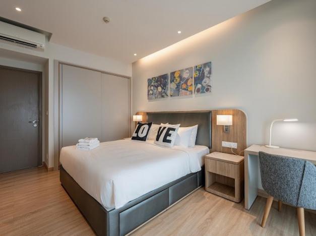 Tracy D1Mension Tower