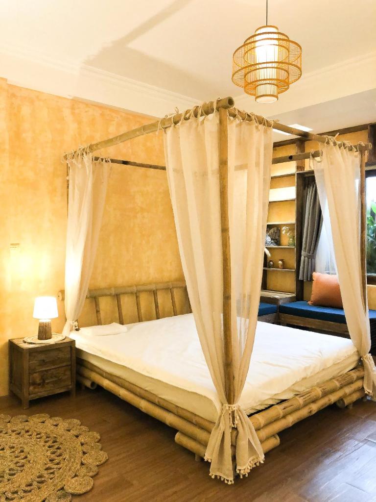 Free public nudes house