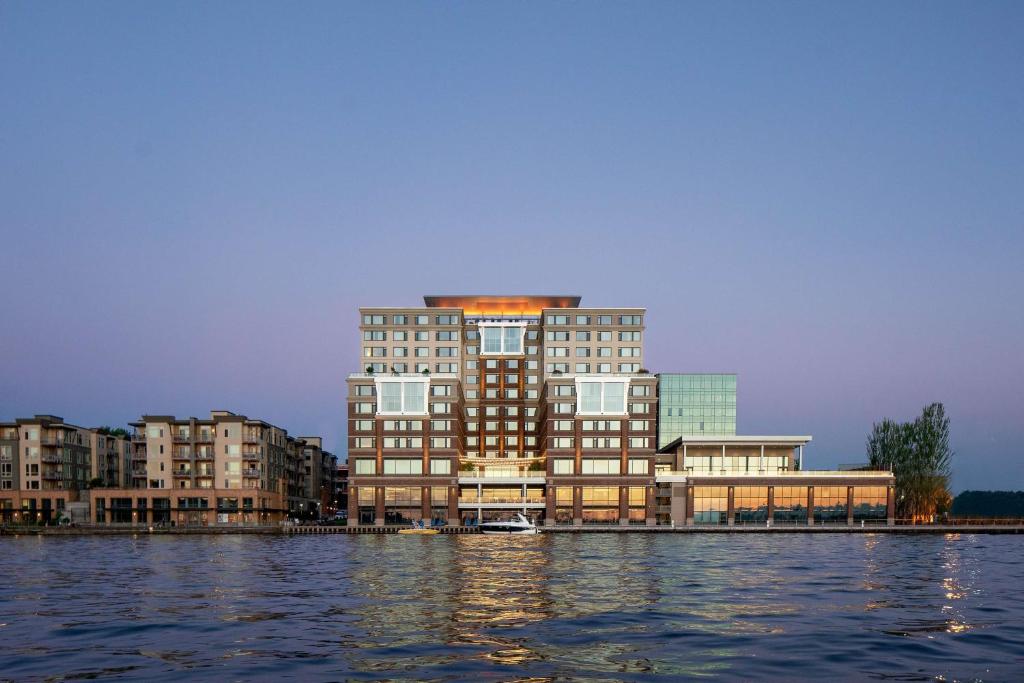 Hyatt Regency Lake Washington at Seattle’s Southport image