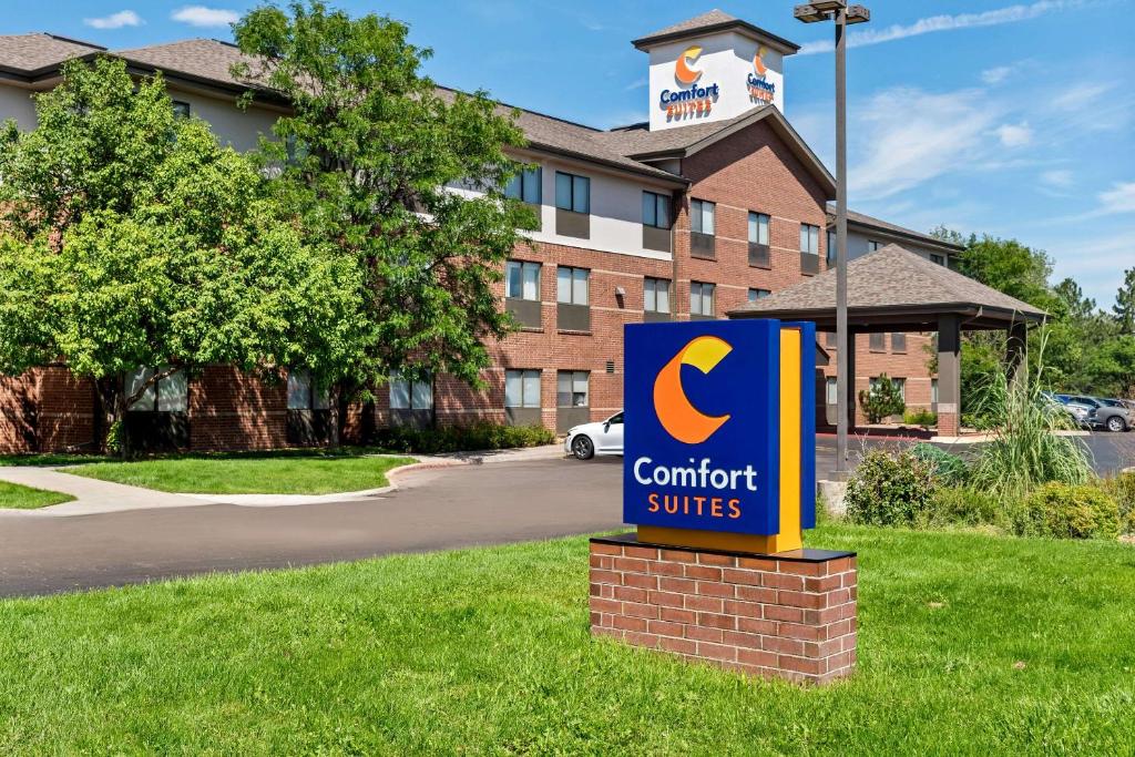Comfort Suites Denver North - Westminster image