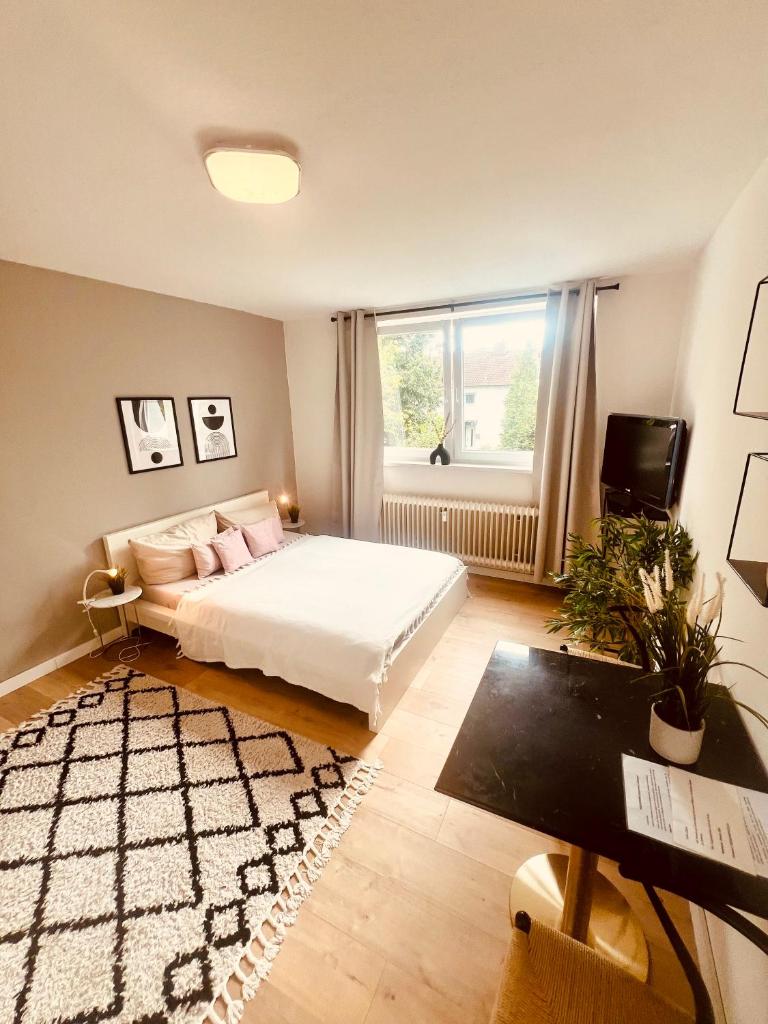 Ferienwohnung an der Uniklinik mit eigener Kuche und renoviertem Badezimmer, Neunkirchen