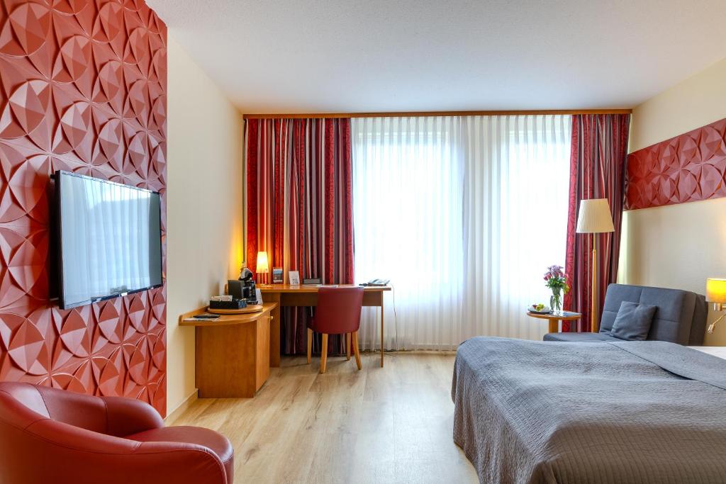 Hotel Mercator Itzehoe-Klosterforst - Tap to explore photos
