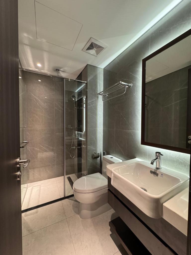 The Gloria by Silk Path Service Apartment