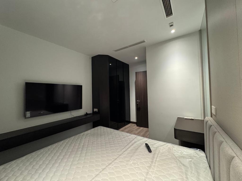 The Gloria by Silk Path Service Apartment