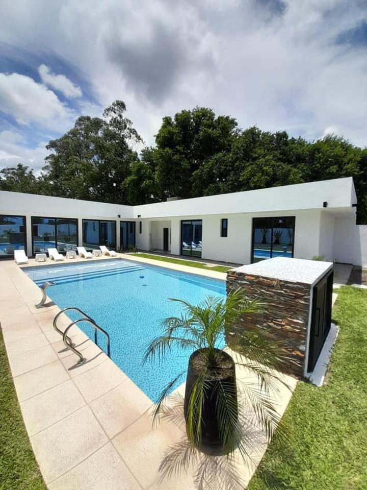 Espectacular Casa Quinta en Riachuelo Cts photo 1