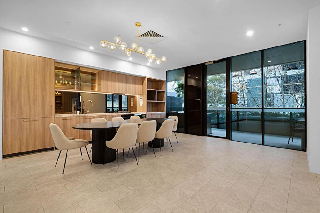 Cozy 1-Bed Flat with City Views photo 3