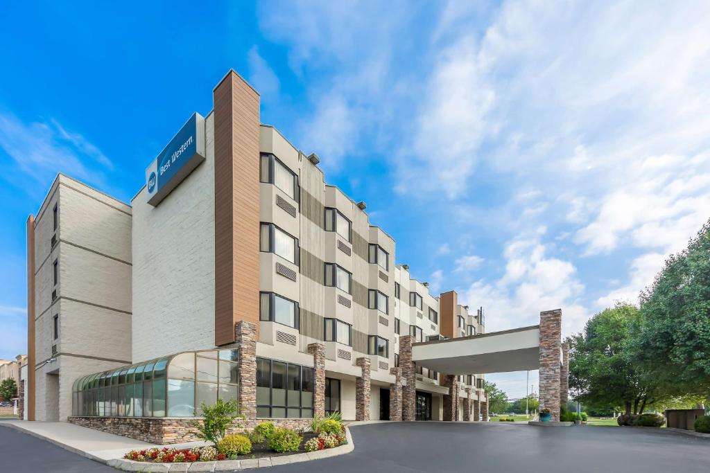 Best Western Knoxville Suites - Downtown image